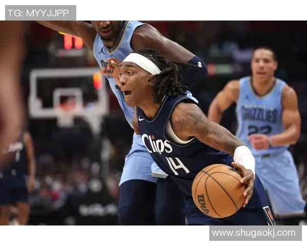 费城76人鏖战赛场再掀风云豪强对决燃爆全场激情瞬间